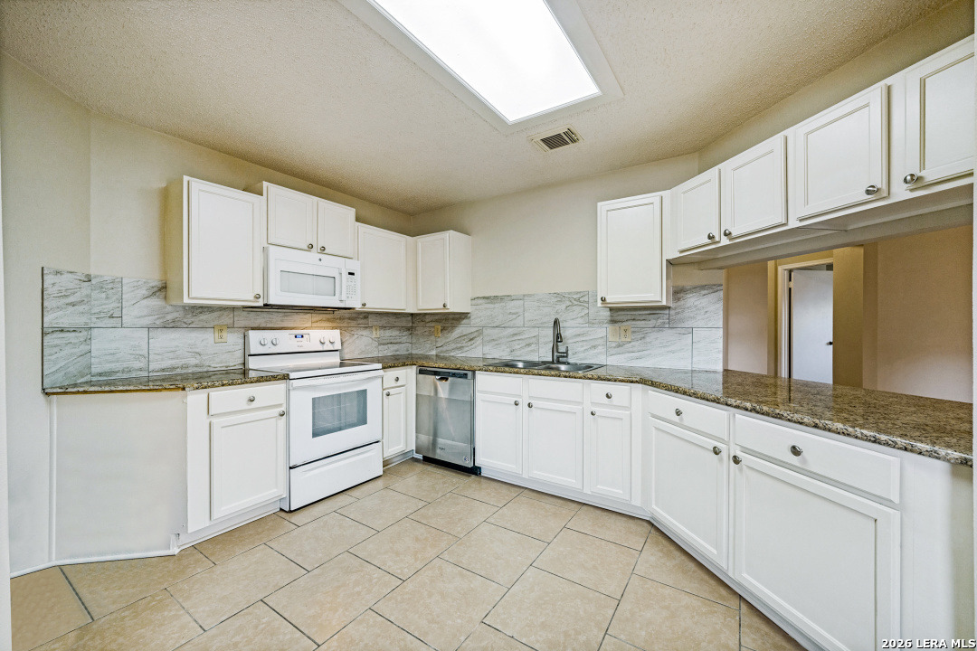 8015 Chestnut Gate Drive Converse TX 78109