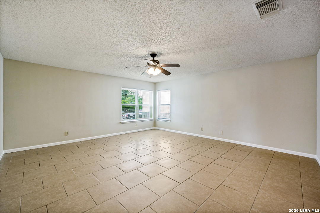 8015 Chestnut Gate Drive Converse TX 78109
