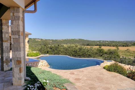 325 River Ridge Spring Branch TX 78070