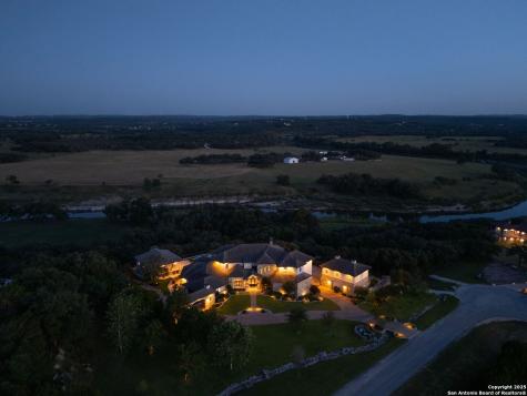 325 River Ridge Spring Branch TX 78070