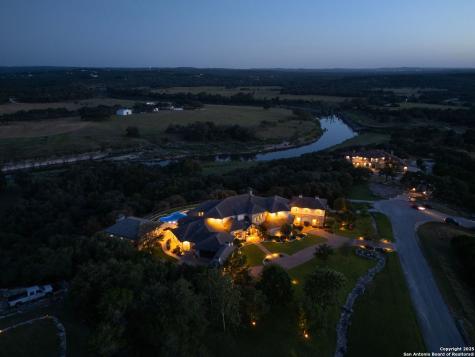325 River Ridge Spring Branch TX 78070