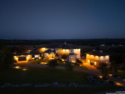 325 River Ridge Spring Branch TX 78070