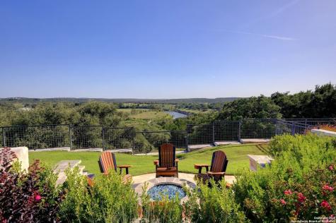 325 River Ridge Spring Branch TX 78070
