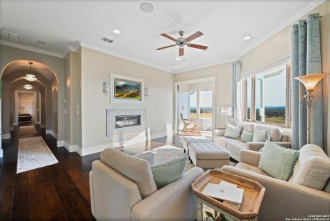 325 River Ridge Spring Branch TX 78070