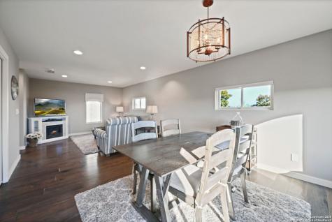 325 River Ridge Spring Branch TX 78070