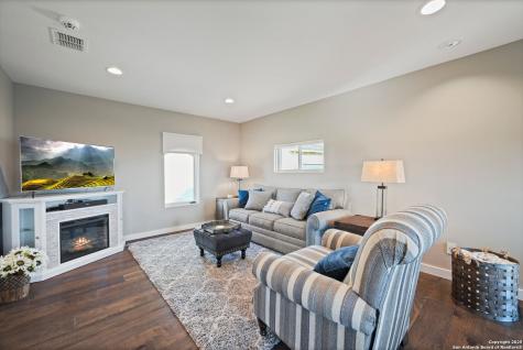 325 River Ridge Spring Branch TX 78070