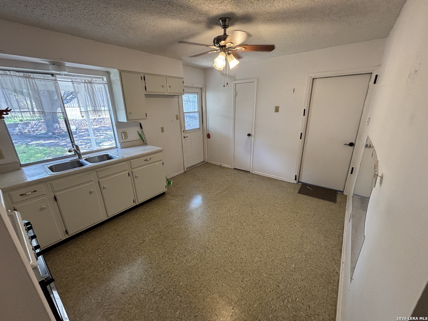 7514 Valley Oak Street Live Oak TX 78233