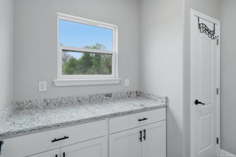 20922 Kinney Road Somerset TX 78069