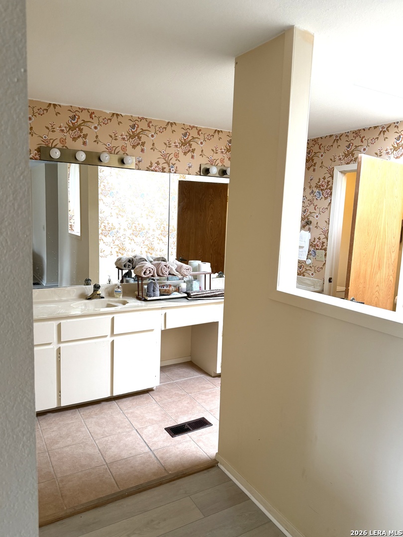 200 Free Rein #18 Horseshoe Bay TX 78657