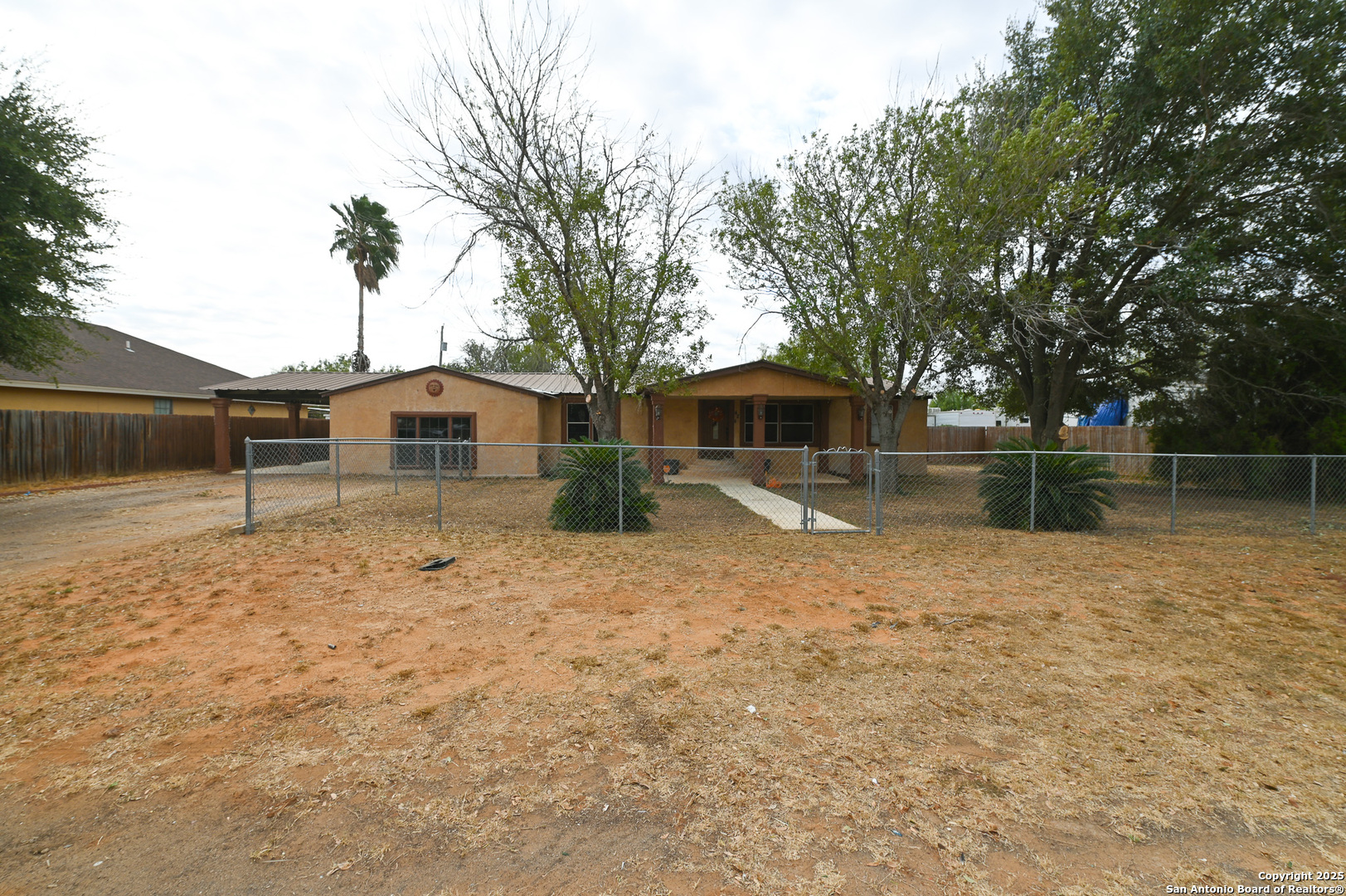 42 Mobile Road Cotulla TX 78014
