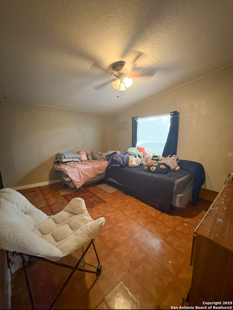 42 Mobile Road Cotulla TX 78014