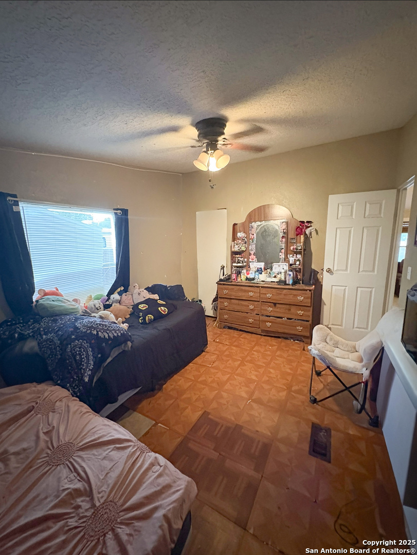 42 Mobile Road Cotulla TX 78014