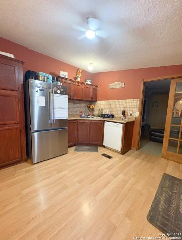 42 Mobile Road Cotulla TX 78014