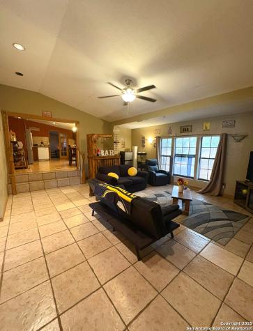42 Mobile Road Cotulla TX 78014
