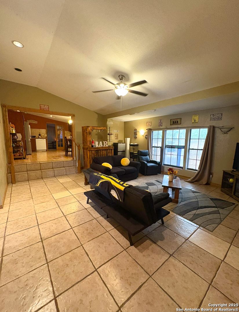 42 Mobile Road Cotulla TX 78014