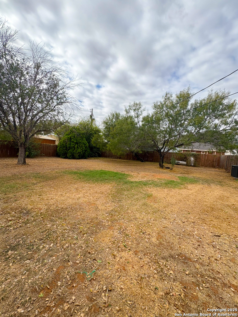 42 Mobile Road Cotulla TX 78014