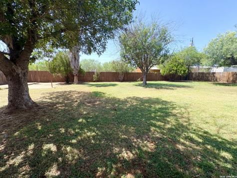 42 Mobile Road Cotulla TX 78014