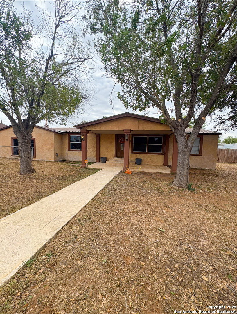 42 Mobile Road Cotulla TX 78014