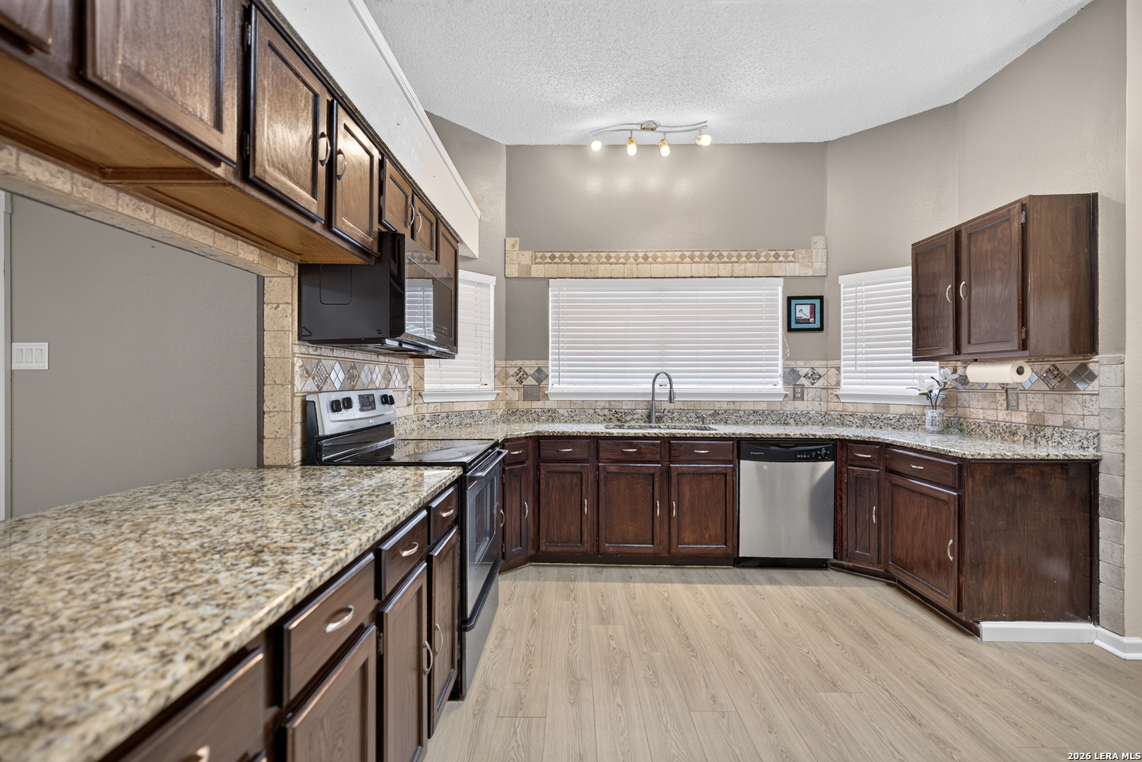 8531 Serene Ridge San Antonio TX 78239