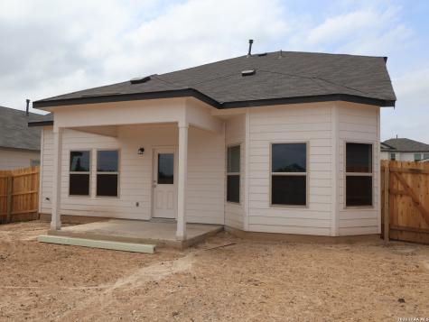 8312 Roadrunner Passage San Antonio TX 78222