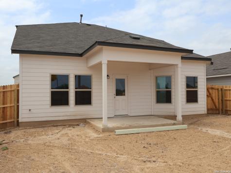 8312 Roadrunner Passage San Antonio TX 78222