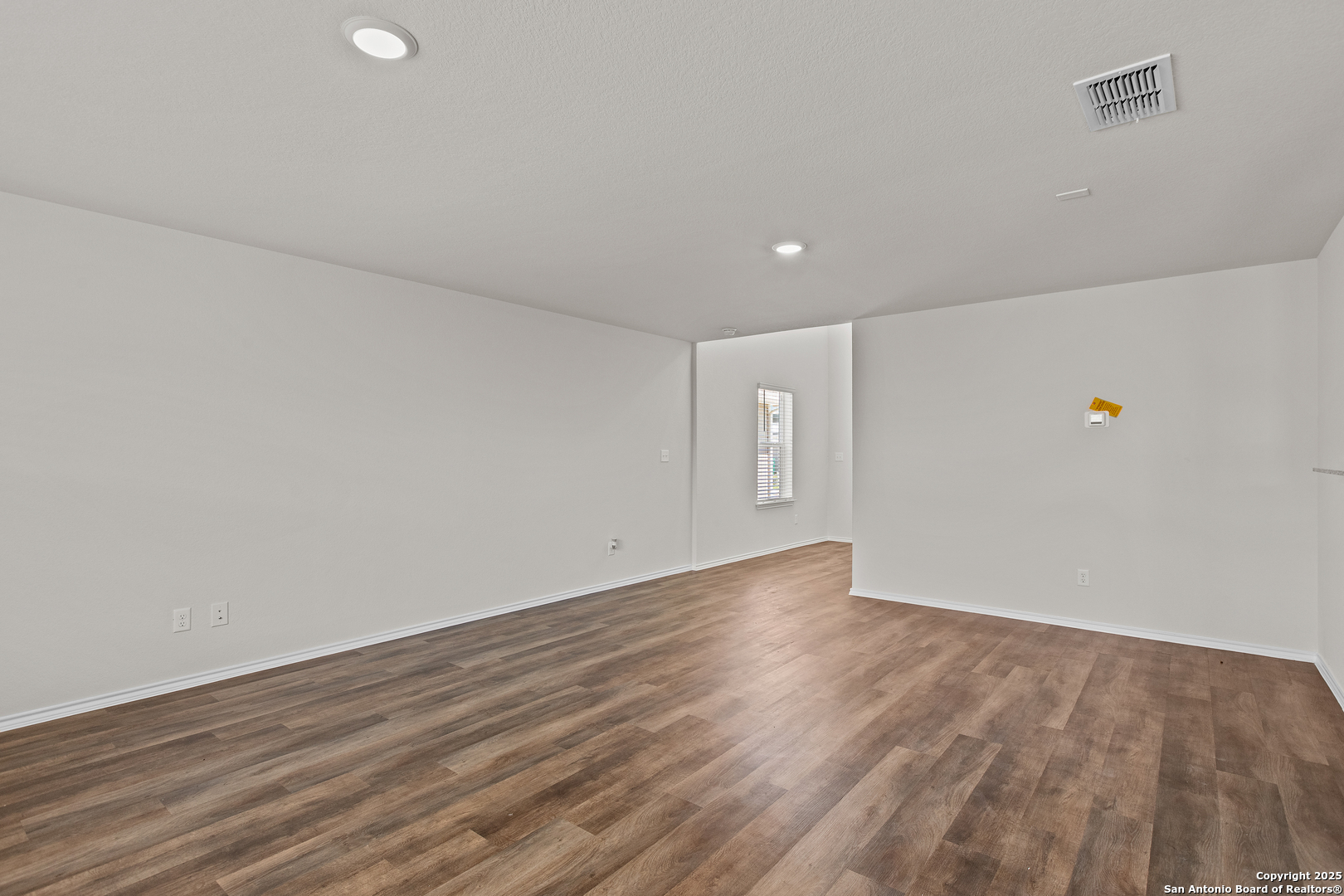 1238 Los Mochis Avenue Converse TX 78109