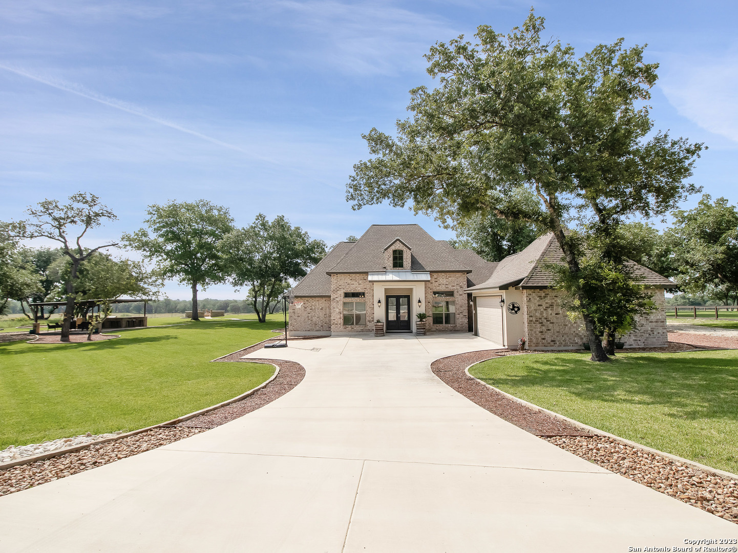 140 E Ashton Boulevard Floresville TX 78114