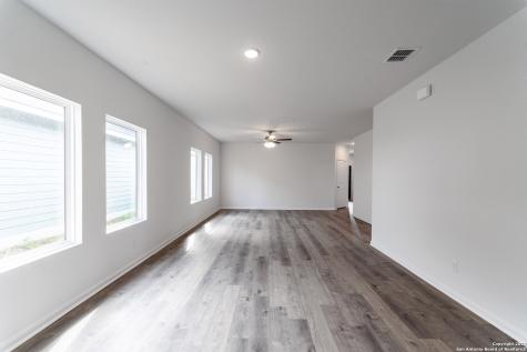 11119 Hudler Avenue Converse TX 78109
