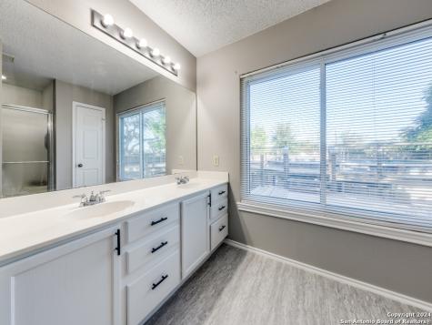 12127 Branding Point Helotes TX 78023
