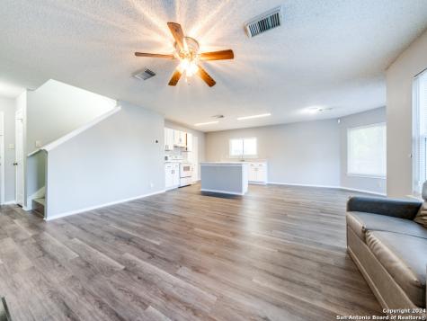 12127 Branding Point Helotes TX 78023