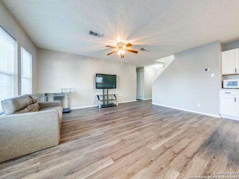 12127 Branding Point Helotes TX 78023