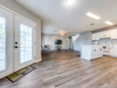 12127 Branding Point Helotes TX 78023