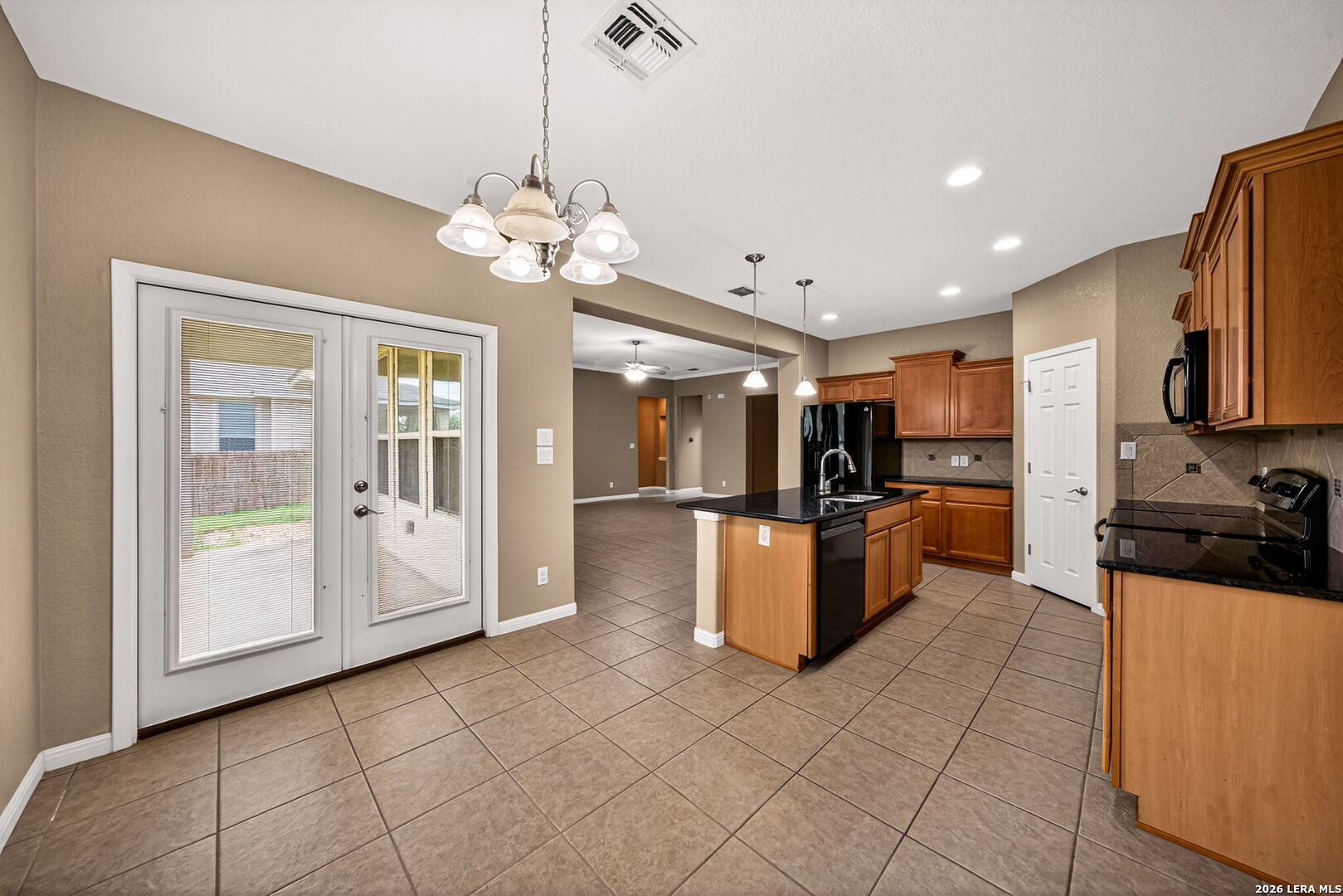 204 Valley Forge Pleasanton TX 78064