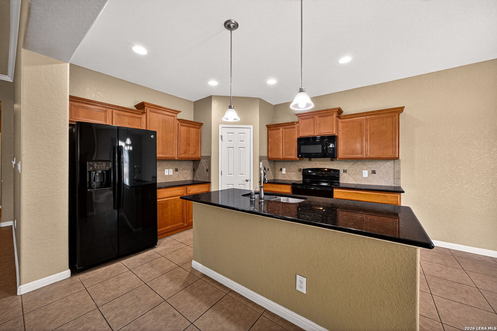 204 Valley Forge Pleasanton TX 78064