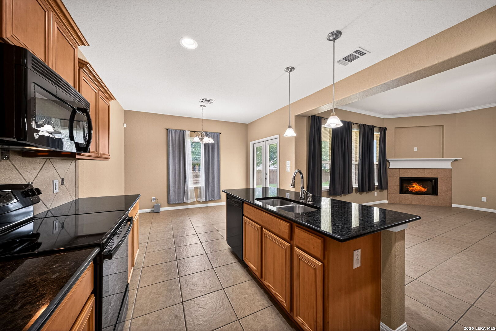204 Valley Forge Pleasanton TX 78064