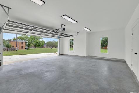 110 Lake Village Road Seguin TX 78155