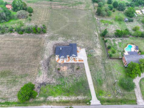 110 Lake Village Road Seguin TX 78155