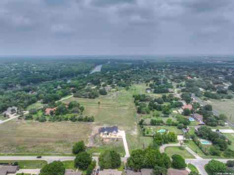110 Lake Village Road Seguin TX 78155