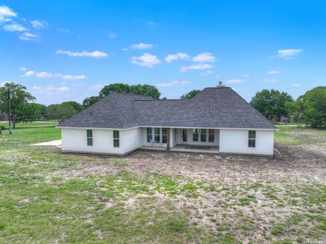 110 Lake Village Road Seguin TX 78155