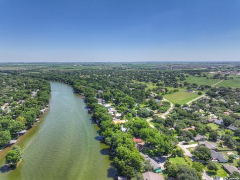 110 Lake Village Road Seguin TX 78155