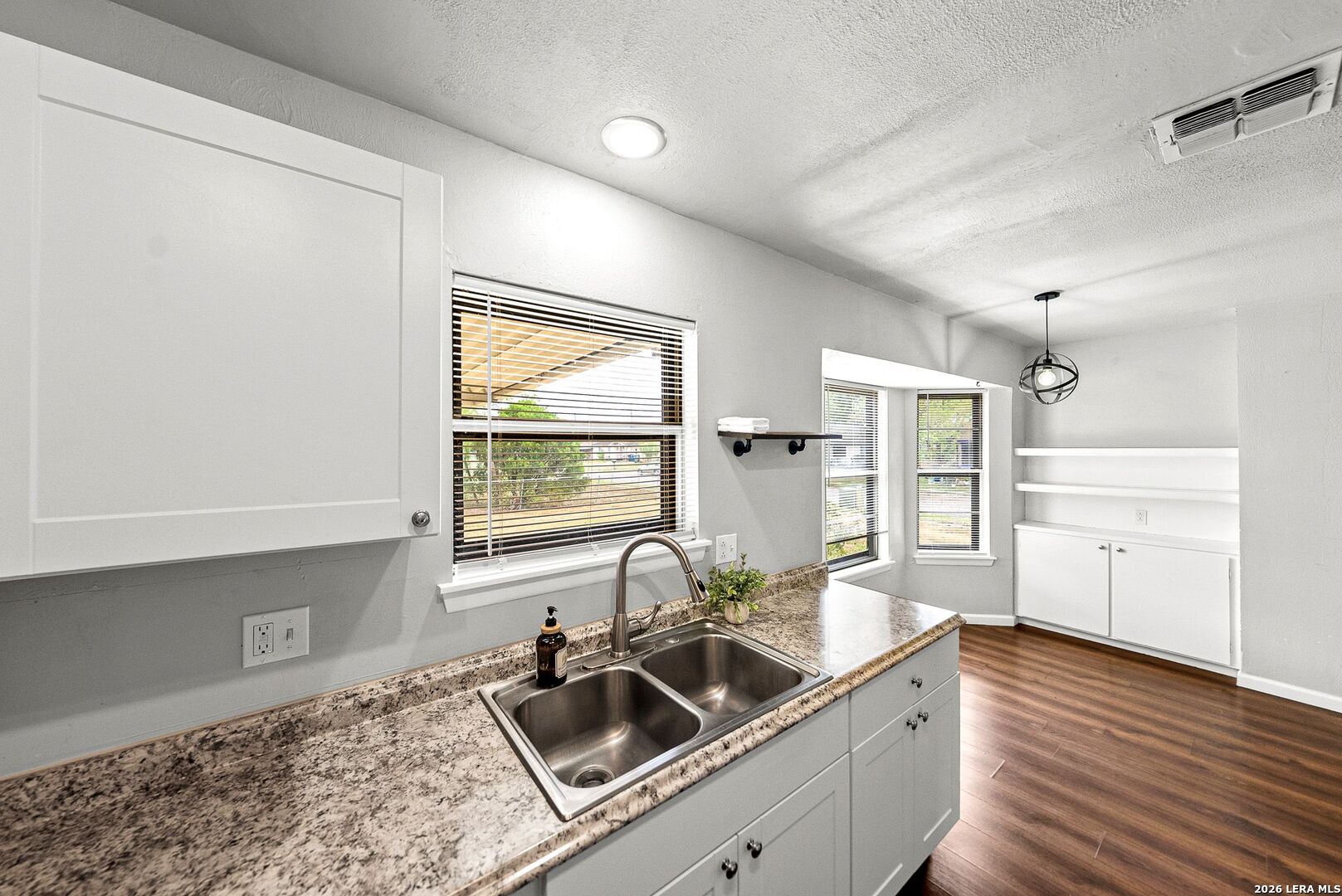 5803 Woodhollow San Antonio TX 78218