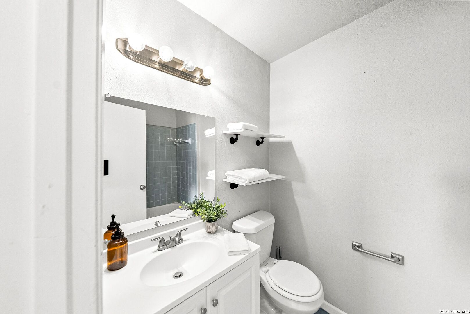 5803 Woodhollow San Antonio TX 78218
