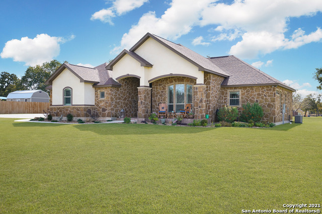 108 Woodlands Drive La Vernia TX 78121