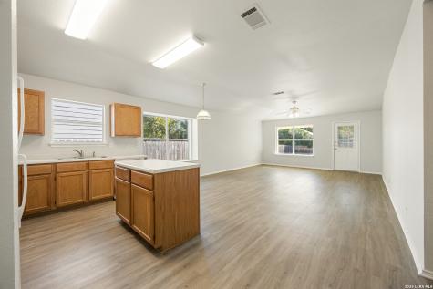 11918 Peach Crossing Helotes TX 78023