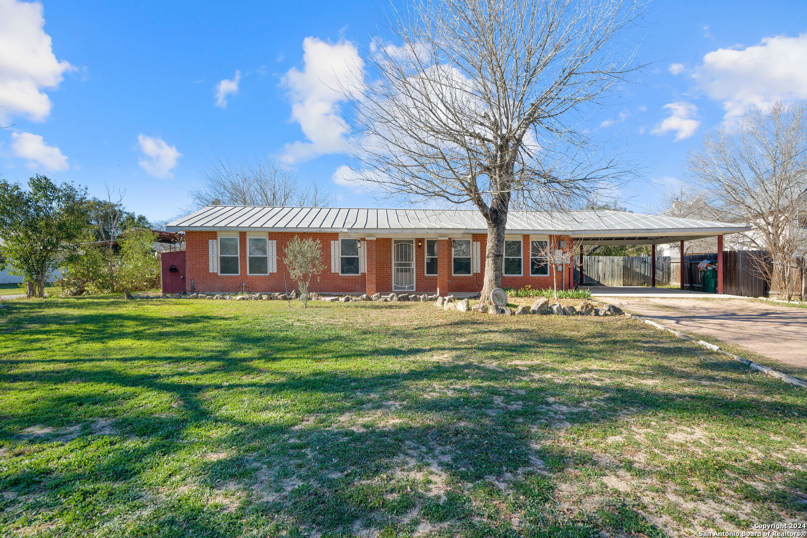 713 Washington Street Castroville TX 78009