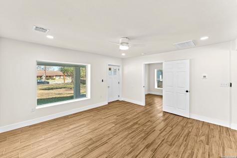 1312 C Street Floresville TX 78114