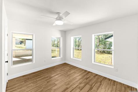 1312 C Street Floresville TX 78114