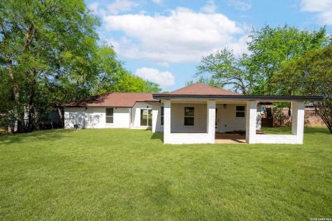 1312 C Street Floresville TX 78114