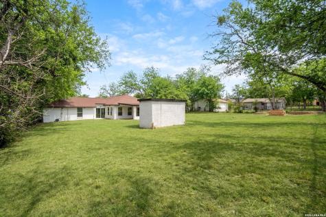 1312 C Street Floresville TX 78114