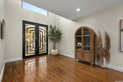 114 Cloverleaf Avenue Alamo Heights TX 78209